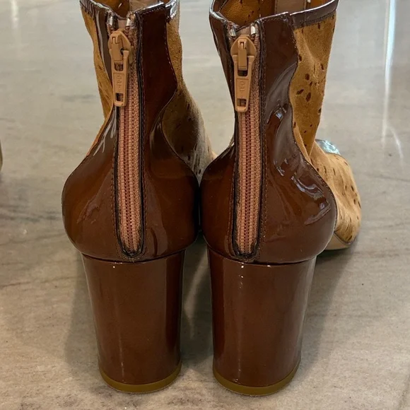 Jennifer Tattanelli Women’s Elegant Laser Cut Ankle Booties - Picture 5 of 7